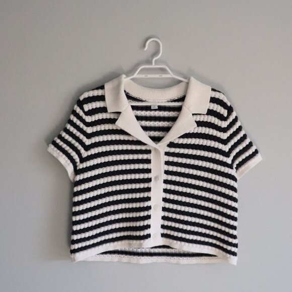 Old Navy Womens Sz XL Black Striped Button-Down Crochet V-Neck Collar Sweater - Picture 1 of 10